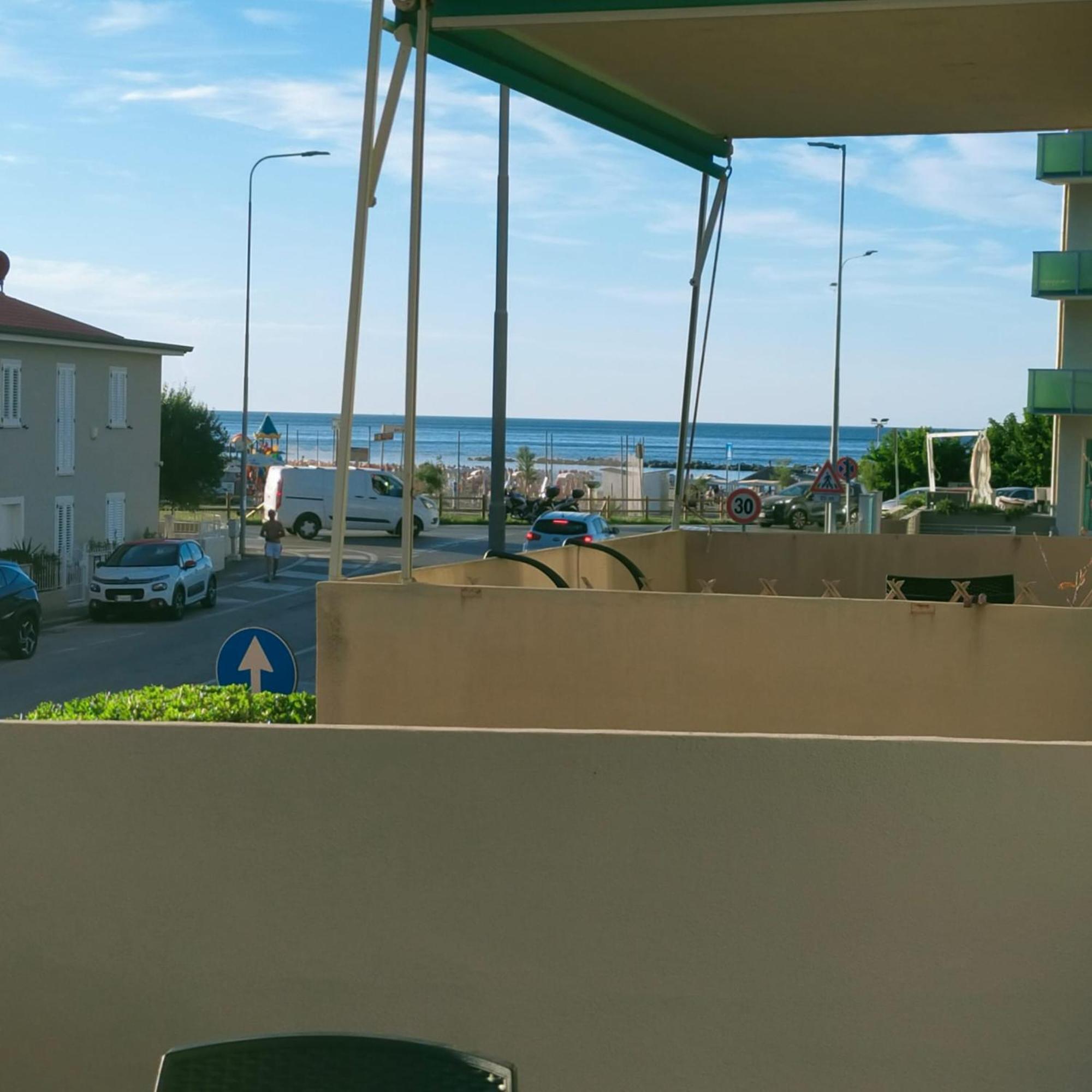 Appartamento Azzurro Πέζαρο Εξωτερικό φωτογραφία